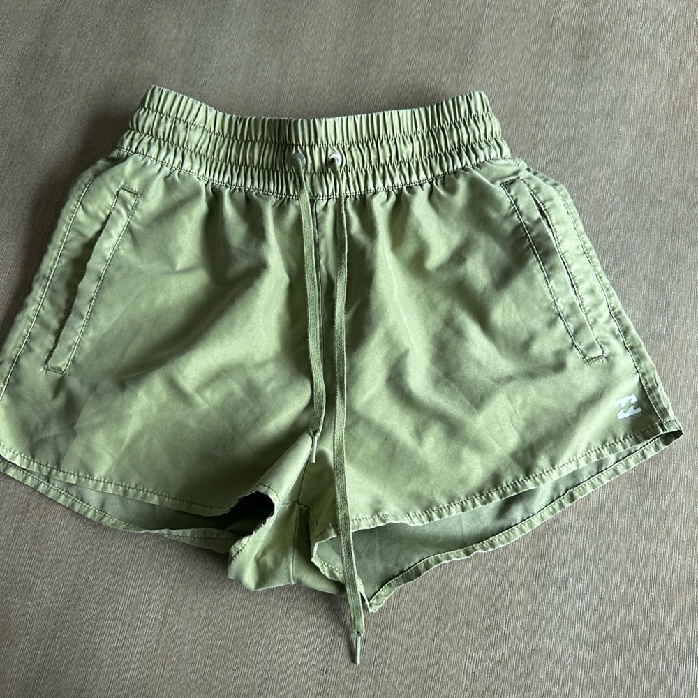Billabong Olive Green Drawstring Athletic Shorts Medium EUC